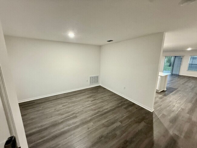 Foto del edificio - **Move-In-Special** Brand New 4-Bedroom Home in Poinciana – Available Now!