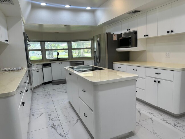 Foto del edificio - 9480 SW 99th St