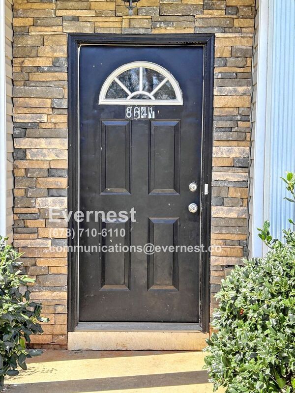 Foto del edificio - 8641 Thomas Rd