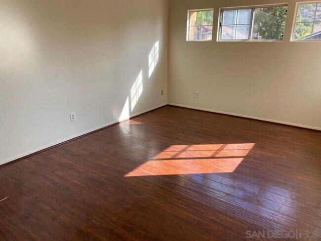 Building Photo - 15710 Hidden Valley Dr