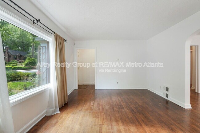 Foto del edificio - 901 Underwood Ave SE