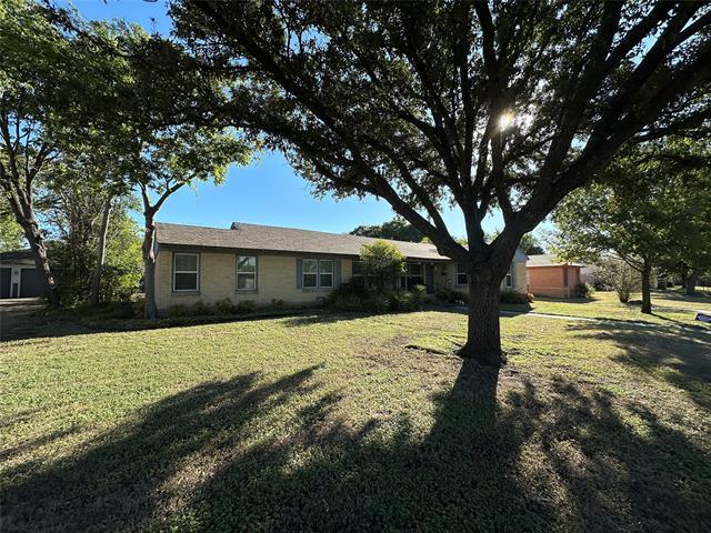 Foto del edificio - 1729 Mariposa Dr