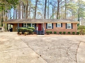 Building Photo - 211 Forest Valley Rd