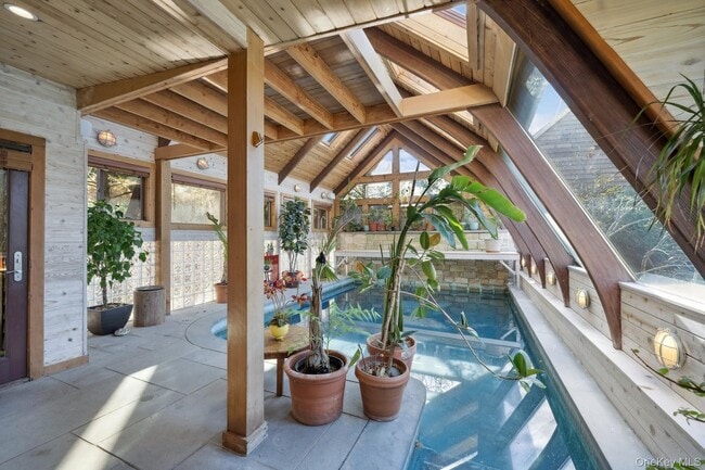 Building Photo - 1 Burkeshire Dr