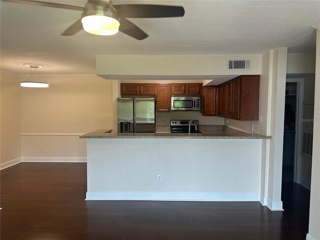 Foto del edificio - 9100 Dr M.L.K. Jr St N