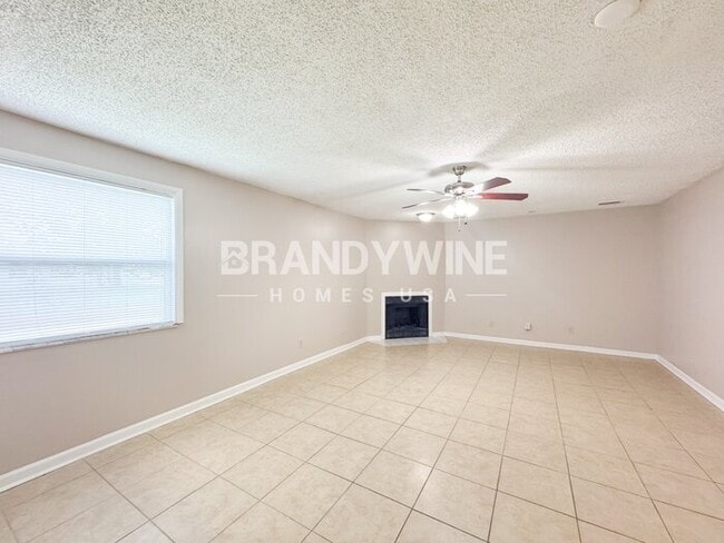 Building Photo - 3026 Mangrove Ave