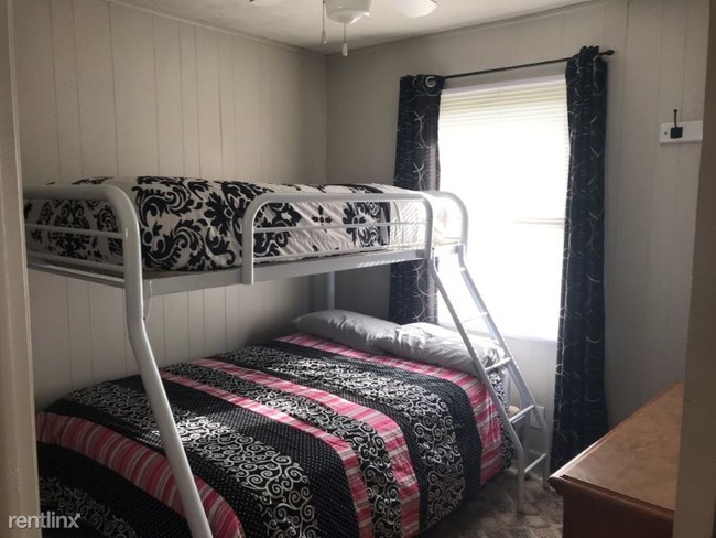 Foto del edificio - 2 br, 1 bath House - 5184 Silver Shores Lane