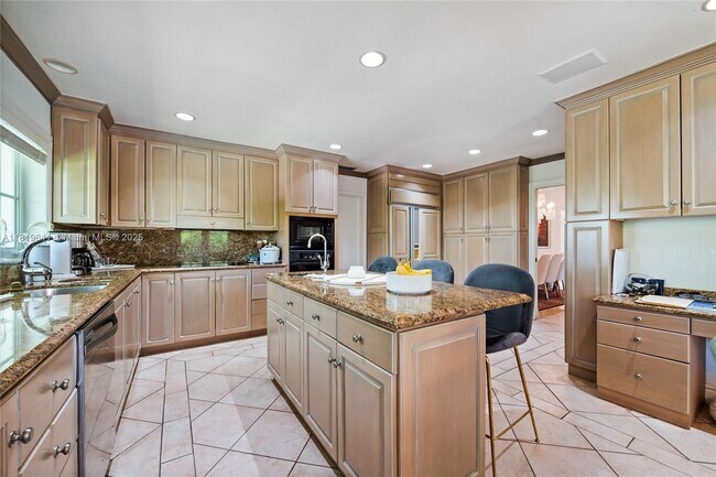 Building Photo - 610 Marquesa Dr