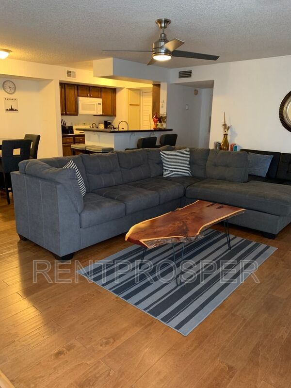 Foto del edificio - 4200 Thornbriar Lane