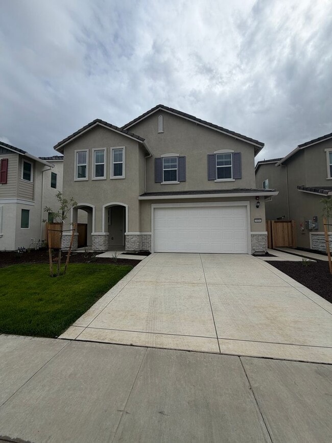 Building Photo - 8404 Sinesky Wy