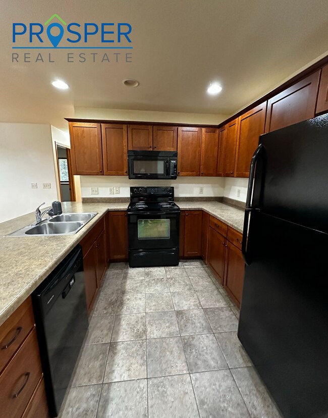 Foto del edificio - Charming Comfort Meets Prime Eau Claire Location!