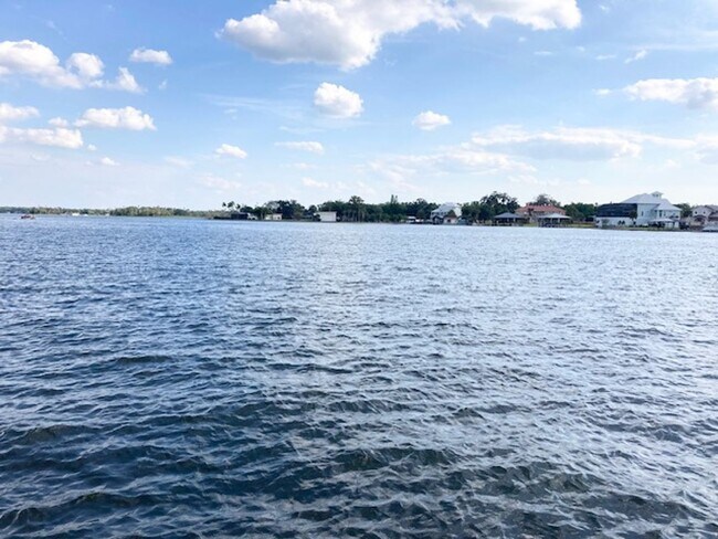 Foto del edificio - Casa Rio Waterfront Condominium