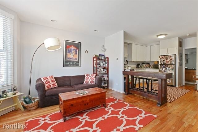 Foto del edificio - 1 br, 1 bath  - 2112 N Hoyne Ave Apt 1F