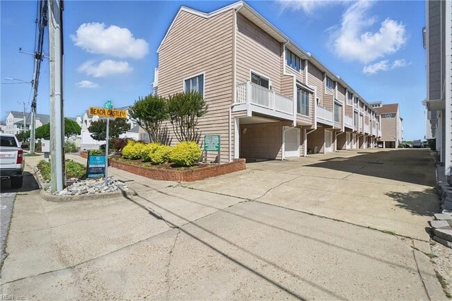 Building Photo - 2301 Beach Castle Ln