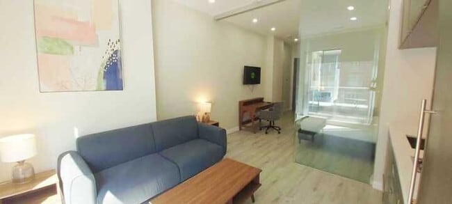 Building Photo - 28 Hazelton Ave