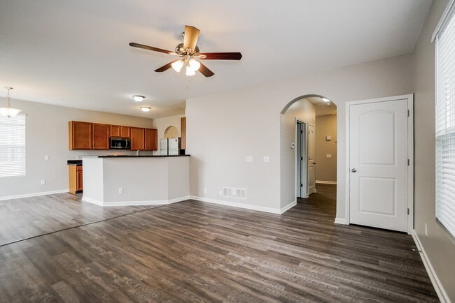 Foto del edificio - 5841 Marble Creek St