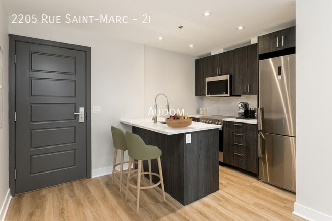 Interior Photo - Saint-Marc