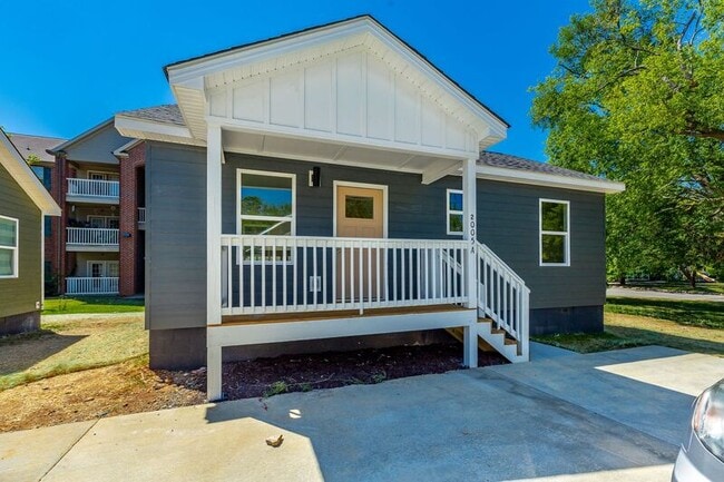 Photo - 2005 S Lyerly St Apartment