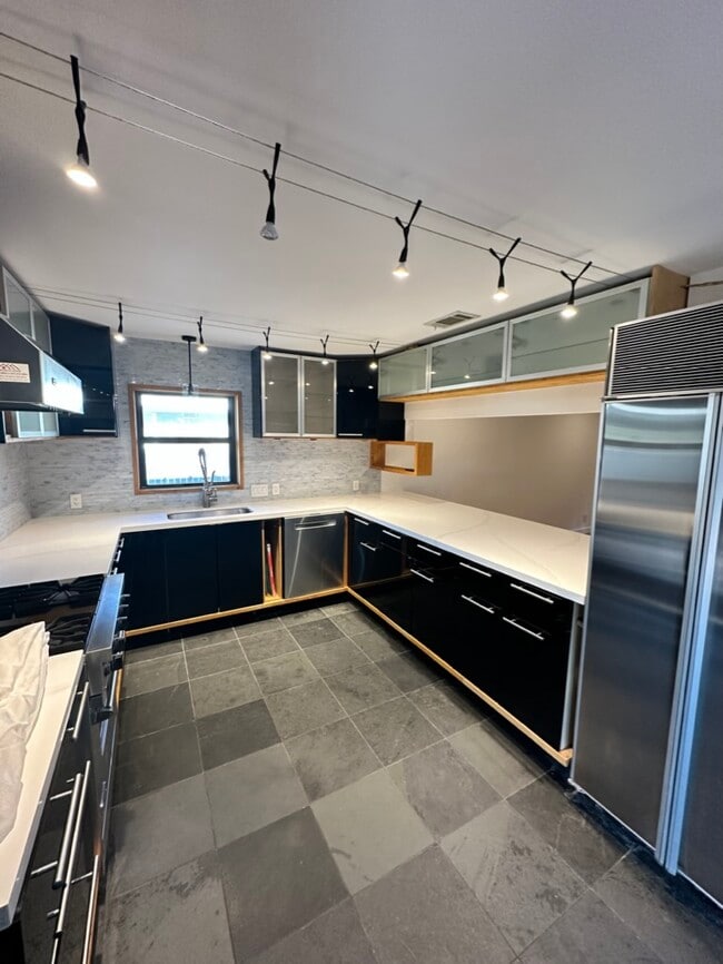 Foto del edificio - 7326 Lehigh Dr