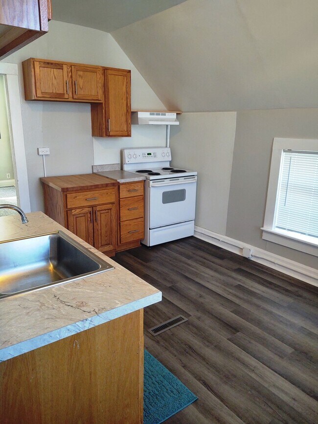 2815 Elizabeth Ave Unit 2, Zion, IL 60099 Condo for Rent in Zion, IL