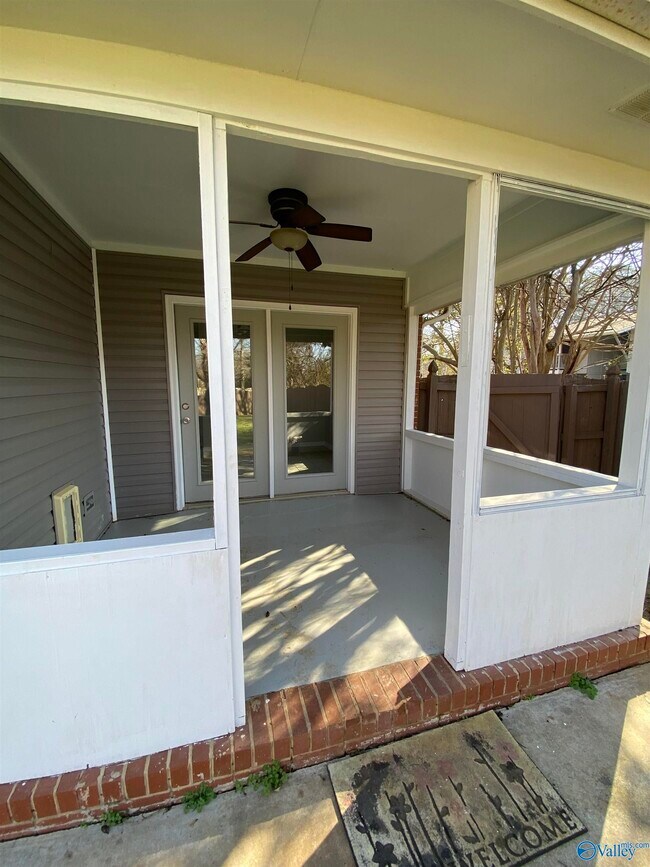 Foto del edificio - 148 Wren Ct