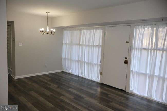 Building Photo - 4951 Americana Dr