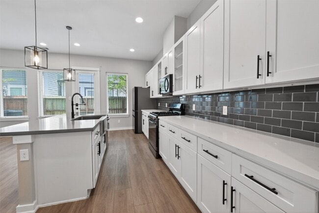 Foto del edificio - 8458 Berry Green Ln