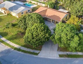 Building Photo - 2874 Indianwood Dr