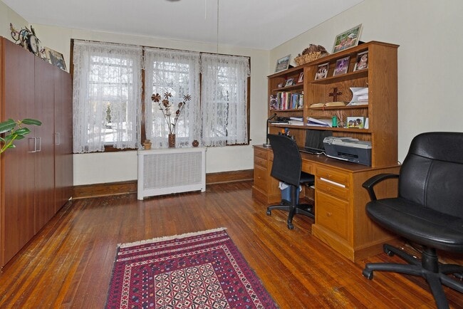 Interior Photo - Arlington Arms Hawthorne