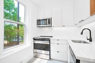 Building Photo - 2112 Av Claremont