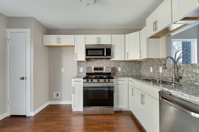 Building Photo - 10504 Little Pebble Dr