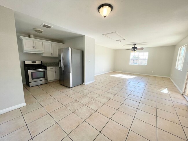 Building Photo - NEWLY Renovated: 4-Bedroom Home with Moder...