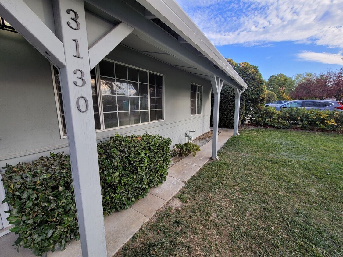 Foto principal - Charming 3 Bedroom, 1 Bath home in the Cam...