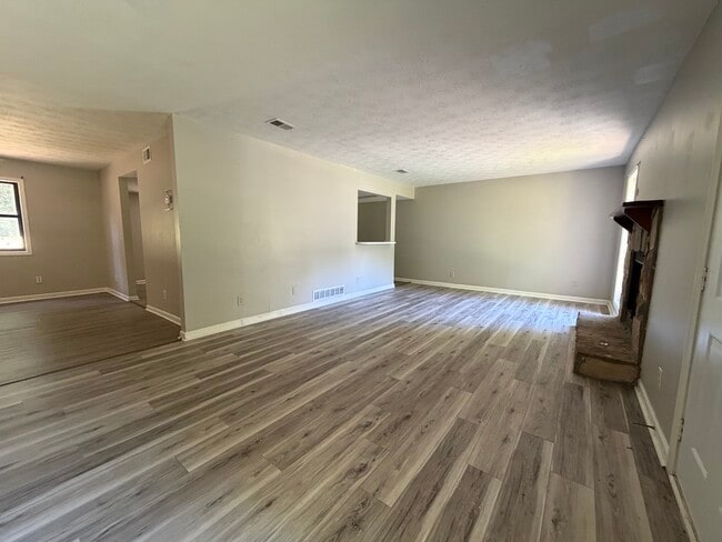 Foto del edificio - 1386 Williamsburg Ln