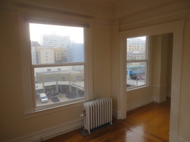 Building Photo - 508 Larkin St