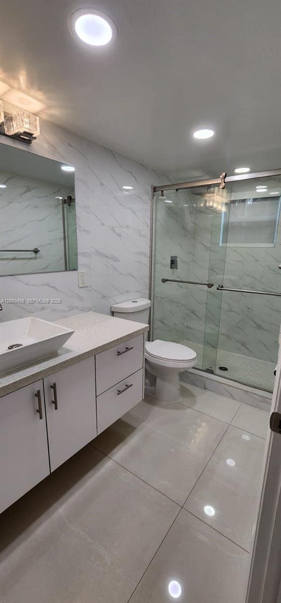 Foto del edificio - 8205 Lake Dr