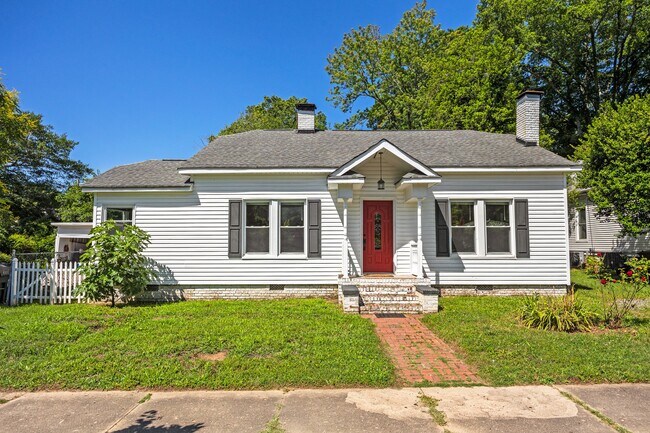 Building Photo - 515 College Ave