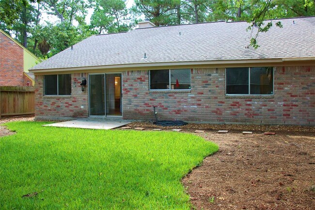 Building Photo - 14 Rockridge Dr