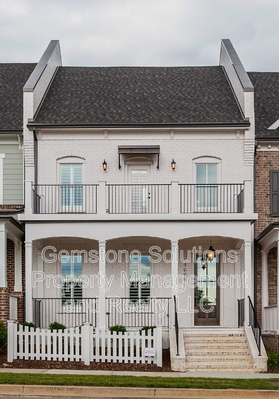 Primary Photo - 3006 Hathaway St