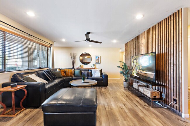 Building Photo - 2554 N 80th Pl