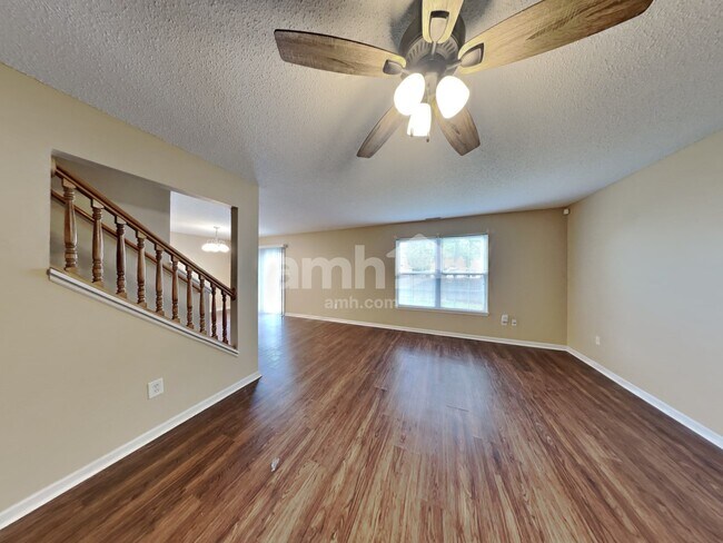 Foto del edificio - 603 Helm Drive