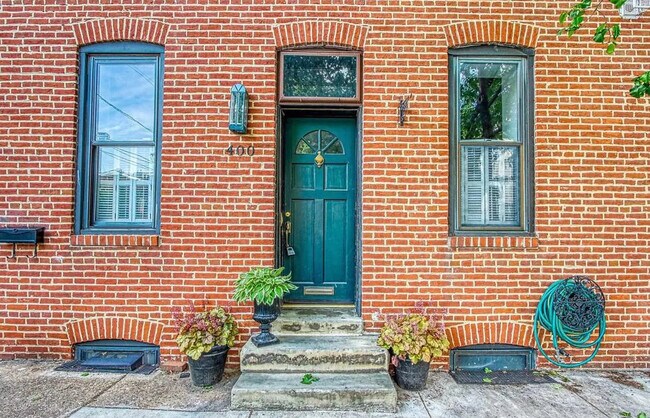 Foto del edificio - 400 E Cross St