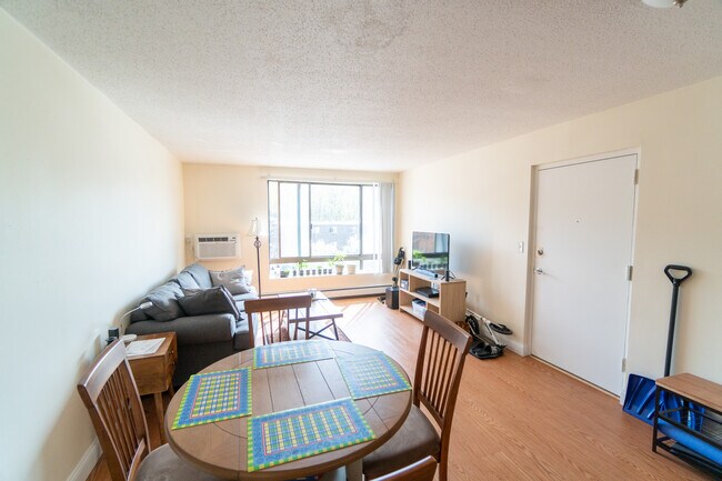 Building Photo - 143 Tremont St