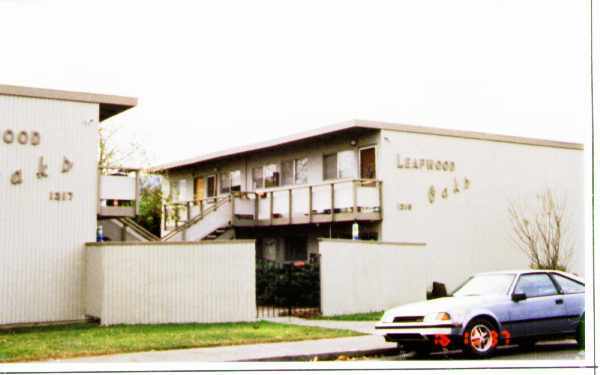 Building Photo - Leafwood Oaks