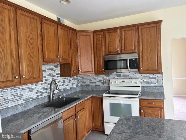 Building Photo - 11131 Kira Ct