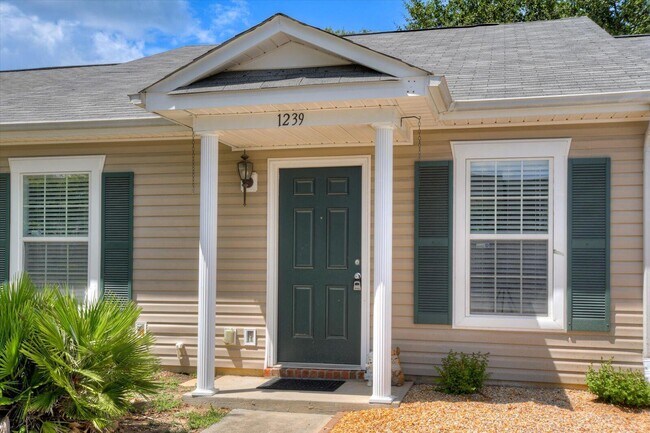 Foto del edificio - 1239 Longpoint Dr