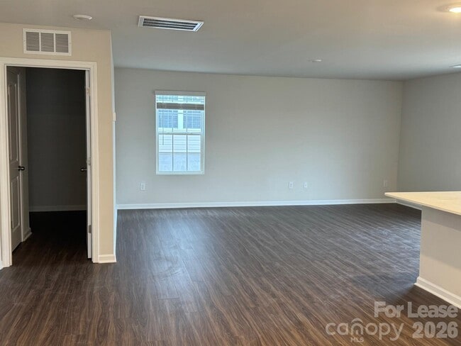 Foto del edificio - 15201 Windy Plns Rd