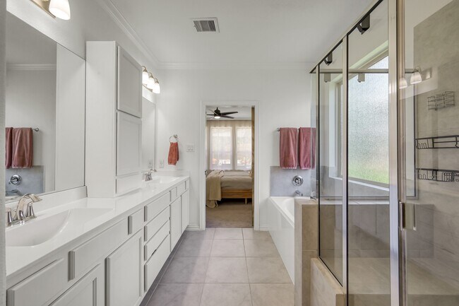 Building Photo - 508 Loft Ct