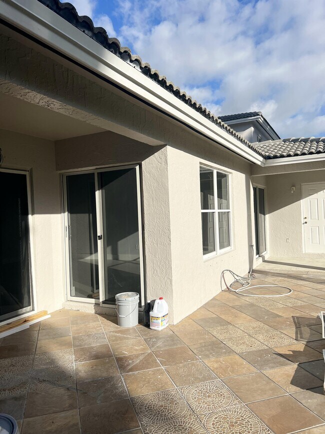 Building Photo - 25021 SW 120th Pl