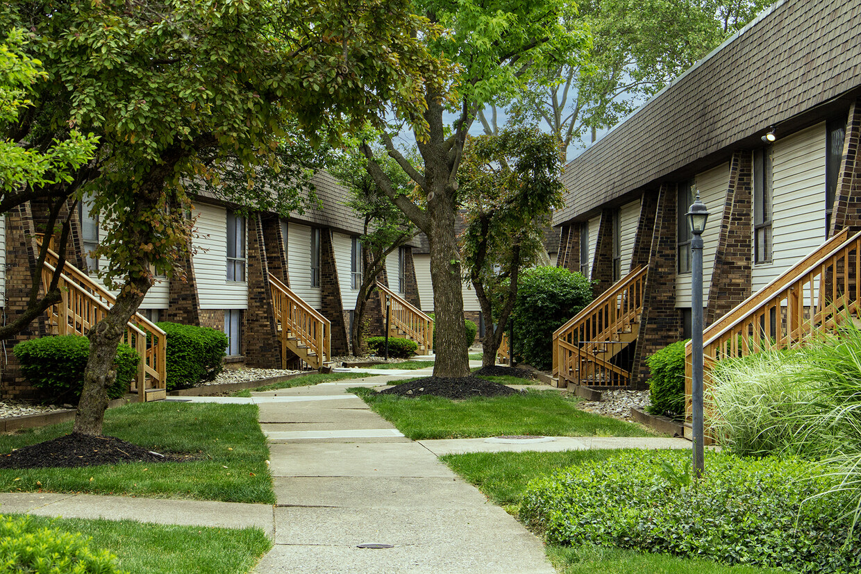 Primary Photo - Moonglow Apartments